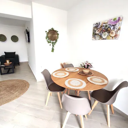 Modern Mykonos 2 Bd Aqua Apt W Shared Pool Apartman Plintri