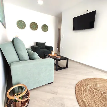 Modern Mykonos 2 Bd Aqua Apt W Shared Pool Apartman *
